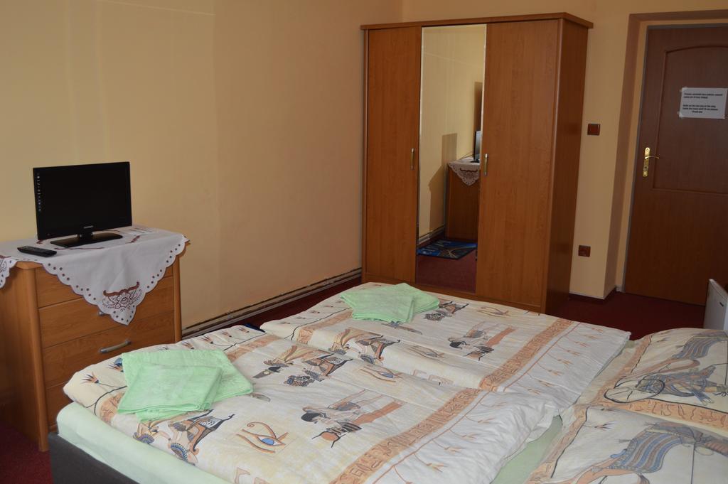 Hotel Paradise Ostrava Ruang foto