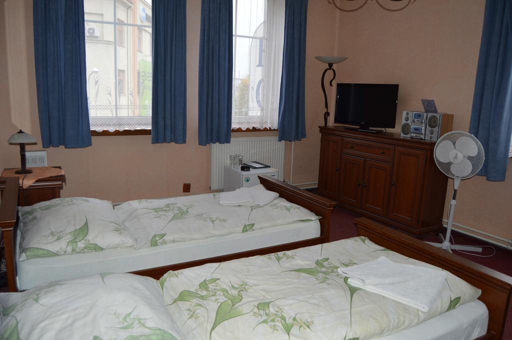 Hotel Paradise Ostrava Ruang foto