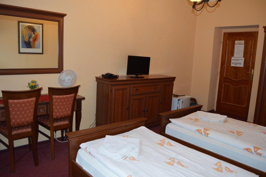 Hotel Paradise Ostrava Ruang foto
