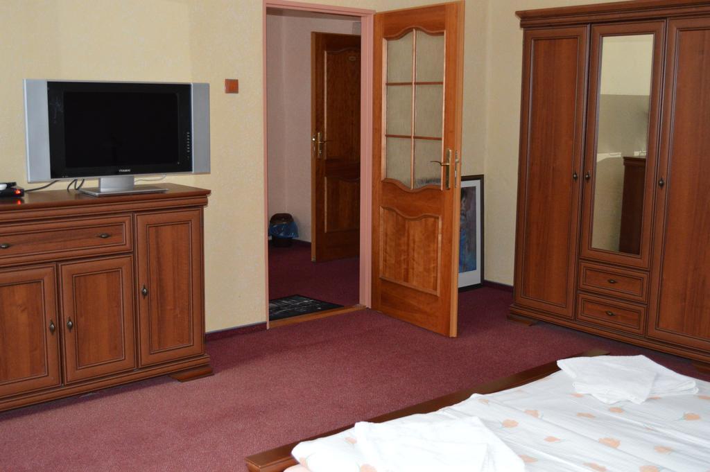 Hotel Paradise Ostrava Ruang foto