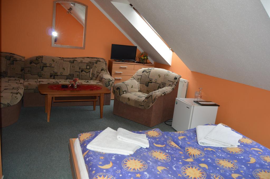 Hotel Paradise Ostrava Ruang foto
