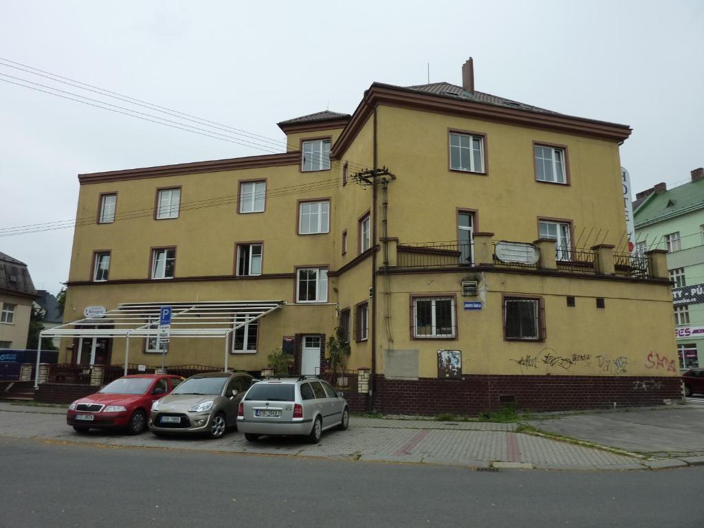 Hotel Paradise Ostrava Bagian luar foto