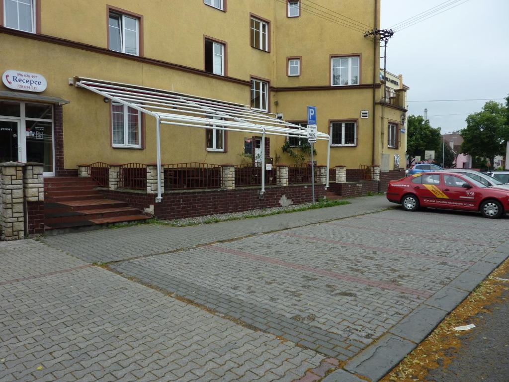 Hotel Paradise Ostrava Bagian luar foto
