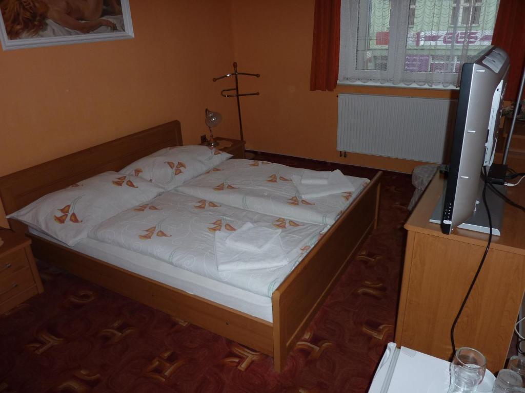 Hotel Paradise Ostrava Bagian luar foto